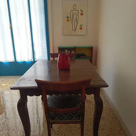 Emiolia Apartment *